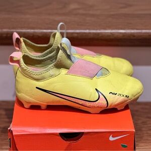 Nike Boys Zoom Mercurial Vapor 15 Academy MG DJ5617-780 Yellow Soccer Cleats 2Y